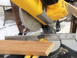 DeWALT DCS777T2 Aku pokosová píla 216 mm FLEXVOLT 54 V