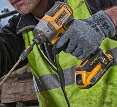 DeWALT DCF887D2 Aku bezuhlíkový rázový uťahovač 18 V - 1/4"