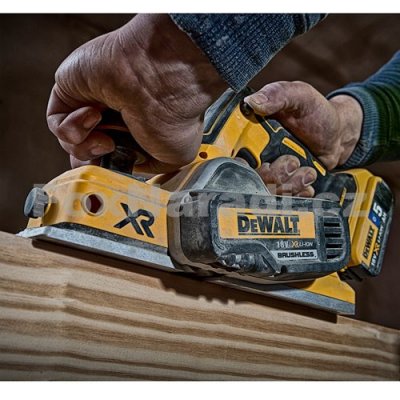 DeWALT DCP580P2 Aku hoblík 2 mm, 18 V, 5 Ah