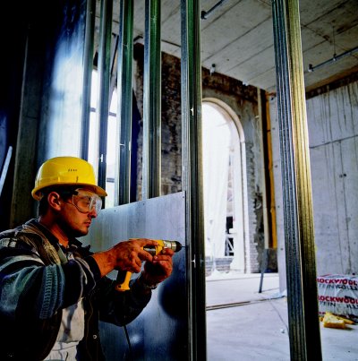 DeWALT DW217 Vysokorýchlostná vŕtačka 675 W