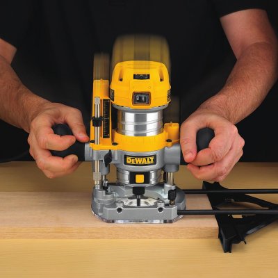 DeWALT D26203 Horná frézka 900 W