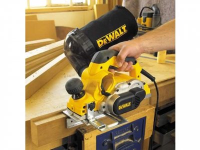 DeWALT D26500K Hoblík 82 mm