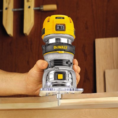 DeWALT D26200 Pästná ohraňovacia frézka 900 W