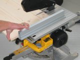 DeWALT D27111 Pokosová a stolová okružná píla 305 mm