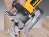 DeWALT DW682K Lamelovacia frézka 600 W