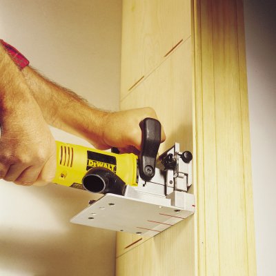 DeWALT DW682K Lamelovacia frézka 600 W