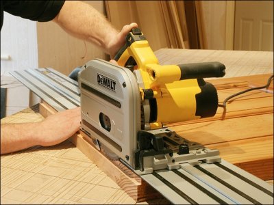 DeWALT DWS520KTR Ponorná okružná píla 59 mm s vodiacou lištou