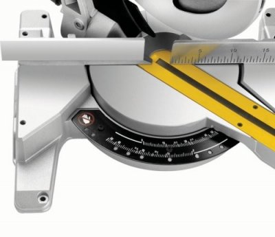 DeWALT DWS778 Pokosová píla 250 mm so svetelným systémom XPS