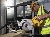 DeWALT DWS778 Pokosová píla 250 mm so svetelným systémom XPS