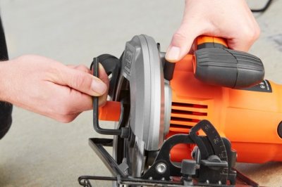 BLACK+DECKER CS1550 Kotúčová píla 66 mm, 1500 W