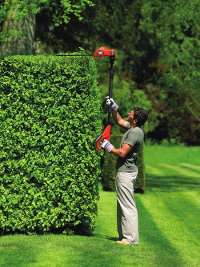 BLACK+DECKER GTC1843L20 Aku nožnice na živý plot 18 V, 2 Ah