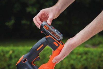 BLACK+DECKER GTC18502PC Aku nožnice na živý plot 18 V, 2 Ah