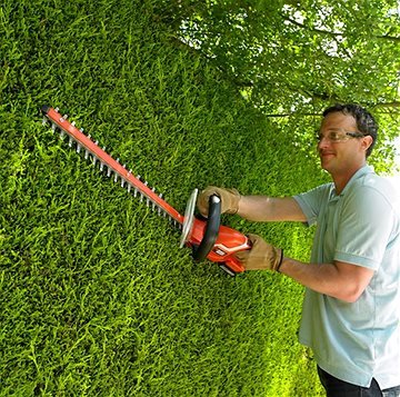 BLACK+DECKER GTC18504PC Aku nožnice na živý plot 18 V, 4 Ah