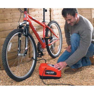 BLACK+DECKER ASI300 Kompresor bezolejový na 12 V aj 230 V