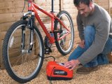 BLACK+DECKER ASI300 Kompresor bezolejový na 12 V aj 230 V