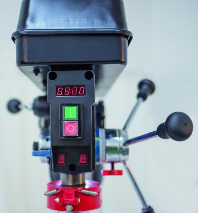 Scheppach DP 18 VARIO Stojanová vŕtačka s krížovým laserom 550 W