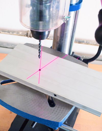 Scheppach DP 18 VARIO Stojanová vŕtačka s krížovým laserom 550 W