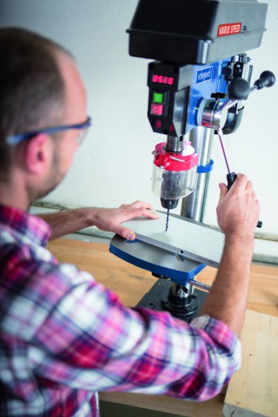 Scheppach DP 18 VARIO Stojanová vŕtačka s krížovým laserom 550 W