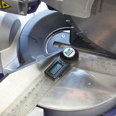 IGM Fachman FDU-003050 Digitálne uhlové pravítko, 500 mm
