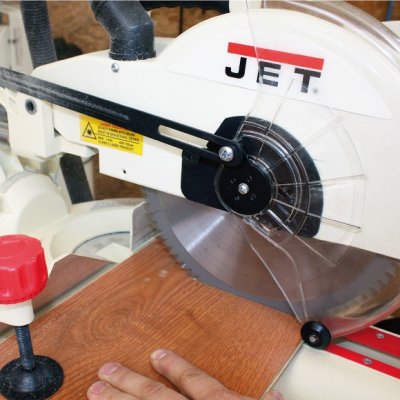 JET JSMS-10LM Pokosová píla s pojazdom a laserom