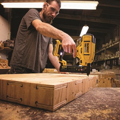 DeWALT DCN681N Aku sponkovačka 18 V