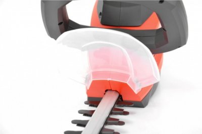 HECHT611 Elektrický plotostrih so zbernou lištou a otočnou rukoväťou, 750 Wm 68 cm