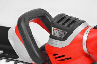 HECHT611 Elektrický plotostrih so zbernou lištou a otočnou rukoväťou, 750 Wm 68 cm