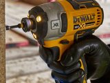 DeWALT DCF888NT Aku rázový uťahovač 18 V Tool Connect 1/4"