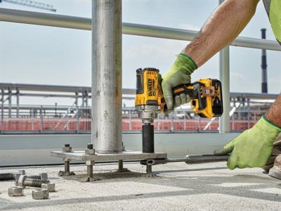 DeWALT DCF894P2 Aku rázový uťahovač 18 V 1/2", 5 Ah