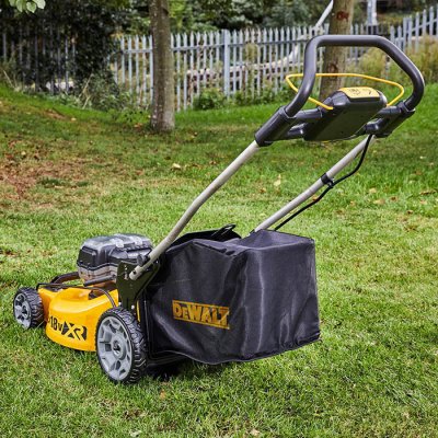 DeWALT DCMW564P2 Aku kosačka 36 V s akumulátormi