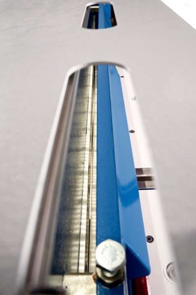 Metallkraft® Elektrické nožnice na plech MTBS 1350-30 B s programovateľným zadným dorazom