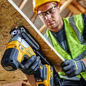 DeWALT DCS335N Aku priamočiara píla 18 V XR