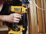 DeWALT DCN701N Aku elektrikárska sponkovačka 18 V