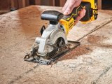 DeWALT DCS571NT Aku kotúčová píla 115 mm, 18 V