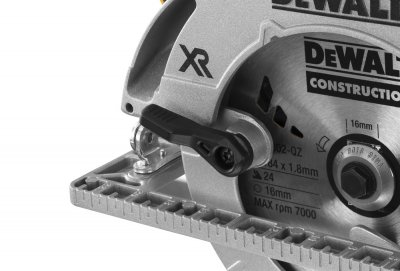 DeWALT DCS572NT Aku kotúčová píla so základňou pre lištu 184 mm, 18 V