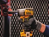 DeWALT DCF902D2 Aku rázový uťahovač bezuhlíkový 12 V, 2 Ah