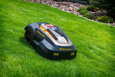 RIWALL Riwall PRO RRM 1000 Robotická aku kosačka 1000 m2, 28 V, 4 Ah