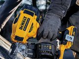 DeWALT DCN45RND2 Aku klincovačka pokrývačská XR 18 V, 2 Ah