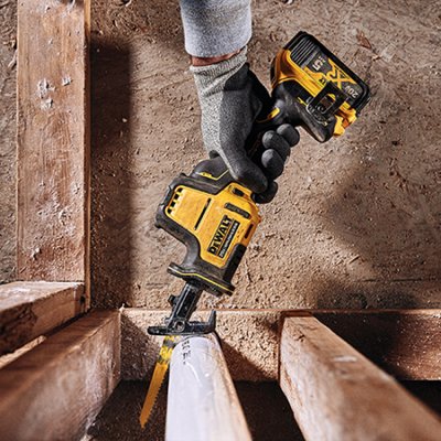 DeWALT DCS369N Aku mečová píla 18 V