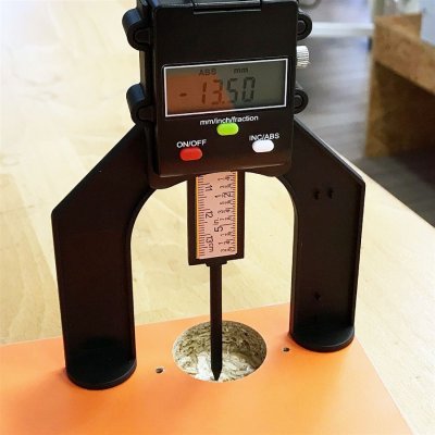 IGM Fachman MDH-001 Digitálny hĺbkomer