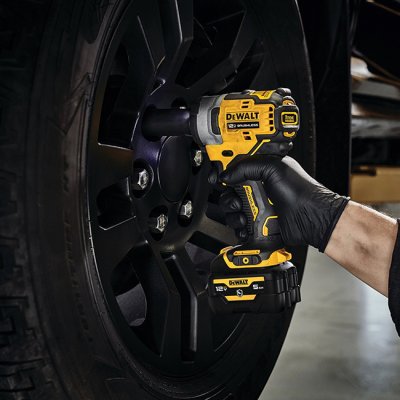 DeWALT DCF901P1 Aku rázový uťahovač 12 V, 5 Ah, 1/2"
