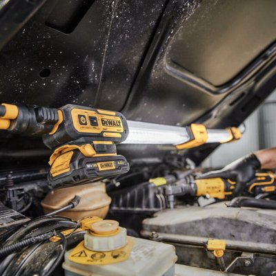 DeWALT DCL045 Aku svietidlo 12/18 V s upevnením na kapotu