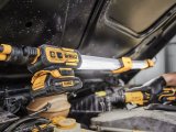 DeWALT DCL045 Aku svietidlo 12/18 V s upevnením na kapotu