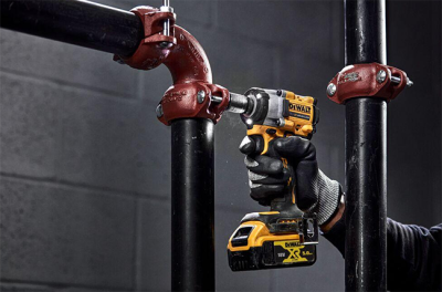 DeWALT DCF921NT Aku rázový uťahovač 1/2" XR 18 V