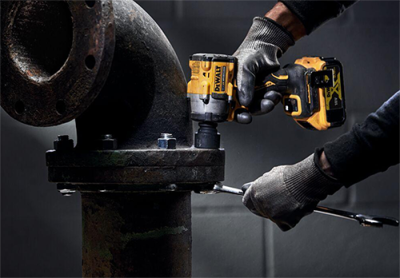 DeWALT DCF922P2T Aku rázový uťahovač 1/2" XR 18 V, 5 Ah