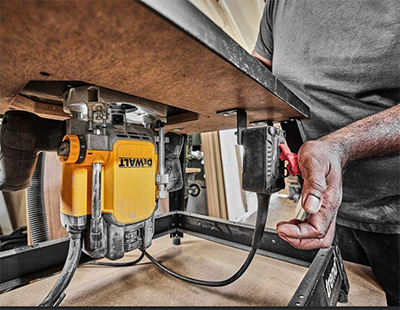 DeWALT DWE627KT Vrchná frézka s plynulou reguláciou otáčok, 2300 W